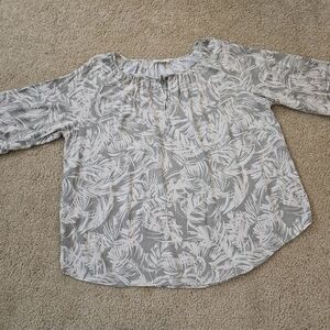 Como Blue Women's Size 3x Gray and White Leaf Print Top